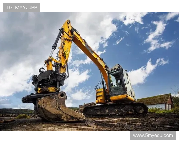 挖掘机跨界联名营销