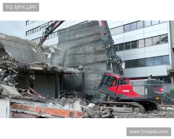 挖掘机高层建筑拆除加长臂稳定性